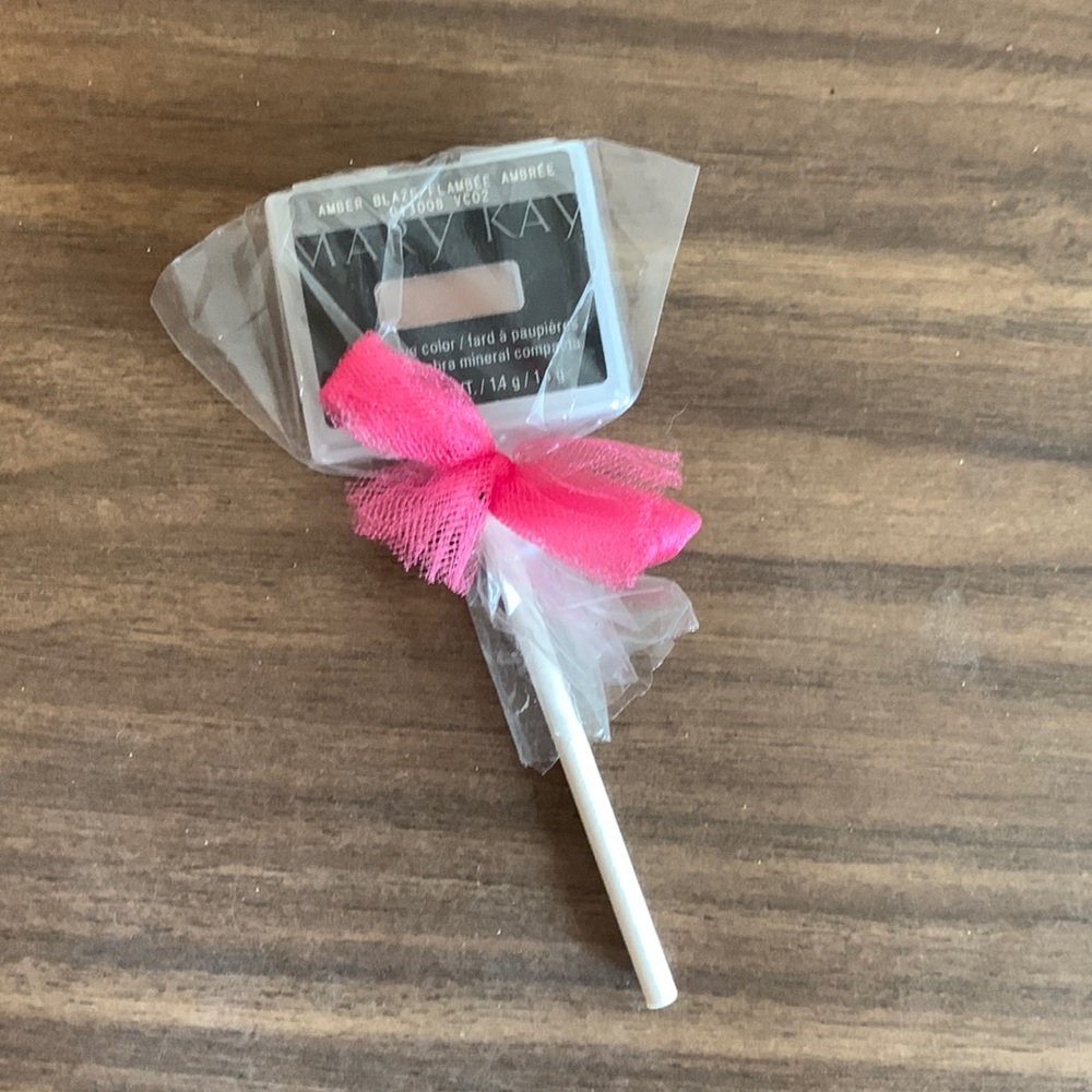 NIB Mary Kay Eyecolor - Amber Blaze